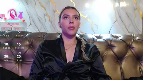 Snapshot of valentina_red18 chatting on September 18, 4:53 pm Valentina online show from September 18, 4:53 pm