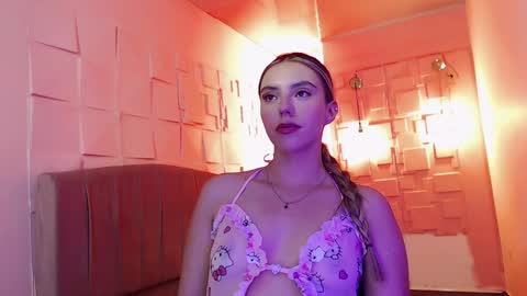 Snapshot of valentina_red18 chatting on February 6, 4:10 pm Valentina online show from February 6, 4:10 pm