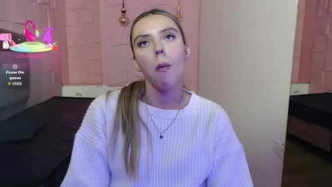 Snapshot of valentina_red18 chatting on February 13, 6:26 pm Valentina online show from February 13, 6:26 pm