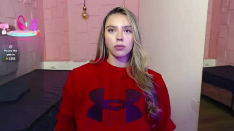 Snapshot of valentina_red18 chatting on February 14, 5:10 pm Valentina online show from February 14, 5:10 pm