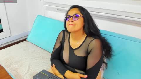 valentinarivers online show from April 3, 7:28 am