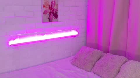 Snapshot of valentinasilva chatting on September 24, 6:28 am Valentina Silva online show from September 24, 6:28 am