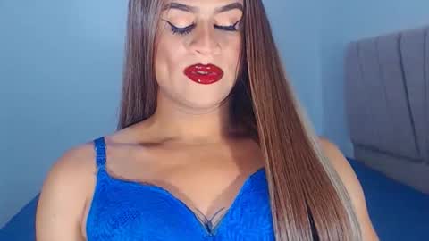 Snapshot of valentinaxxxdoll chatting on December 20, 6:59 pm VALENTINA online show from December 20, 6:59 pm