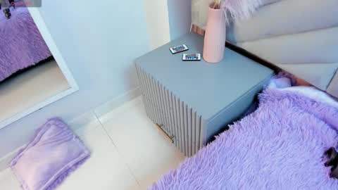 Mia  online show from February 11, 9:20 pm