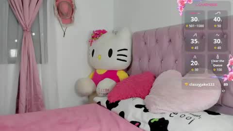 Snapshot of valentine_sweety chatting on May 16, 12:29 am Valentine online show from May 16, 12:29 am
