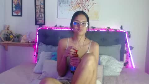 V A L E N T I N I online show from November 7, 7:58 pm