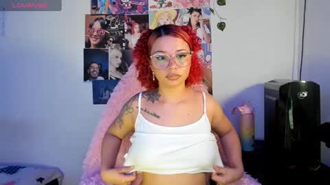 Snapshot of valentinna_5 chatting on December 13, 6:49 pm Danielle Please help me to reach 300 thumbs up online show from December 13, 6:49 pm