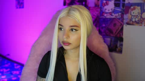 Snapshot of valentinna_5 chatting on February 2, 8:19 pm Danielle Please help me to reach 300 thumbs up online show from February 2, 8:19 pm