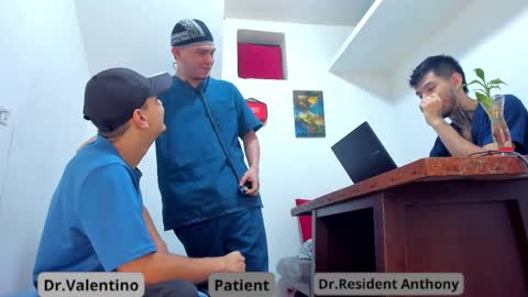 Snapshot of valentino_bel chatting on February 9, 2:21 pm Nick online show from February 9, 2:21 pm