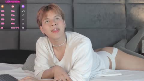 valentino moon online show from December 29, 3:22 am