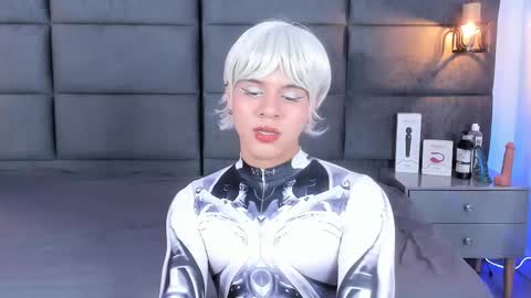 valentino moon online show from September 21, 2:35 am