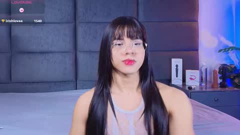 valentino moon online show from February 6, 2:49 am