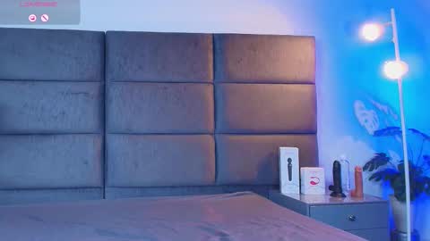 valentino moon online show from February 26, 1:15 am