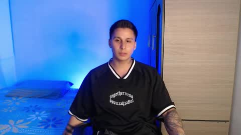 VALENTINO online show from November 14, 11:02 pm