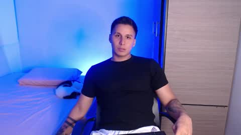 VALENTINO online show from February 10, 11:09 pm