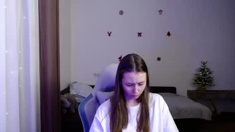 Snapshot of valents_cherry chatting on December 13, 5:10 pm Valentina online show from December 13, 5:10 pm