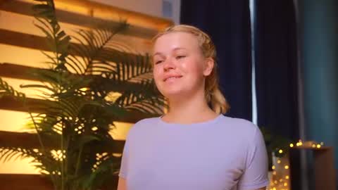 valeri______ online show from June 17, 7:44 am