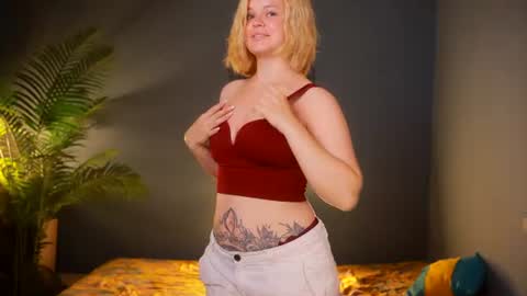 valeri______ online show from June 26, 7:24 am