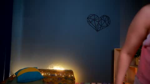 valeri______ online show from July 7, 6:58 am