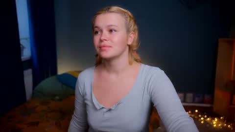 valeri______ online show from July 17, 7:15 am