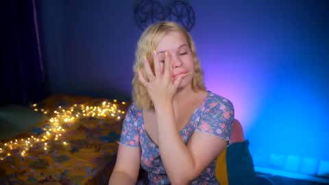 valeri______ online show from July 30, 8:13 am