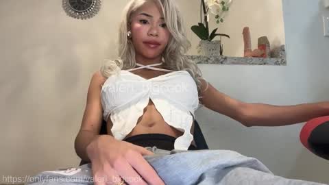 valeri_bigcock online show from January 14, 8:20 am