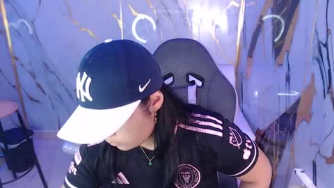 valeri_harpers4 online show from September 9, 12:15 pm