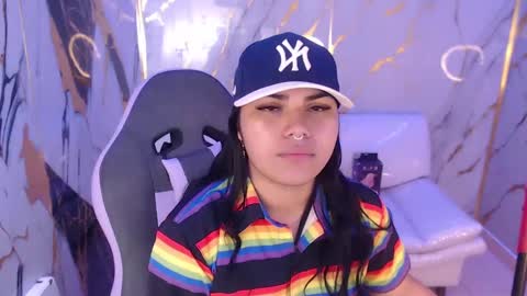 valeri_harpers4 online show from September 17, 12:40 pm