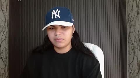 valeri_harpers4 online show from September 23, 3:04 pm