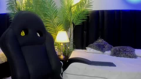 valeri_tafur online show from October 7, 11:07 am