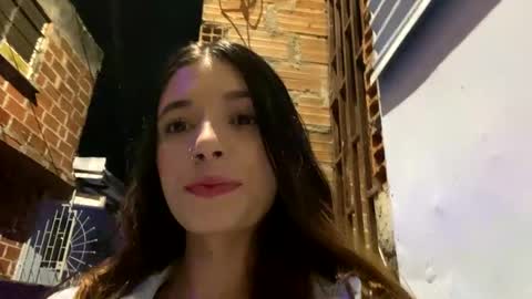 Snapshot of valeria_mendozza chatting on January 1, 4:29 am   online show from January 1, 4:29 am