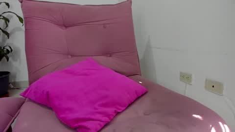 valeria_miller69 online show from September 13, 1:44 pm