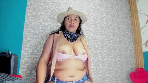 Snapshot of valeria_rivera1 chatting on February 4, 3:51 pm Costume lover online show from February 4, 3:51 pm