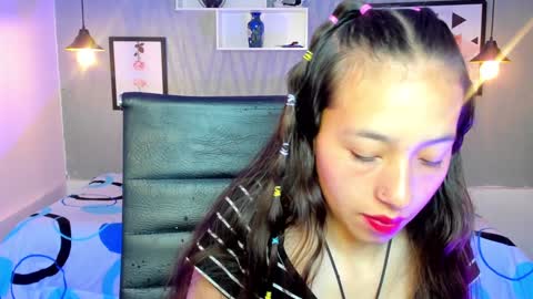 Snapshot of valeria_rossi7 chatting on December 16, 2:38 pm Valeria online show from December 16, 2:38 pm