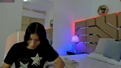Snapshot of valeria_usuga chatting on May 7, 11:26 am valeria_usuga online show from May 7, 11:26 am