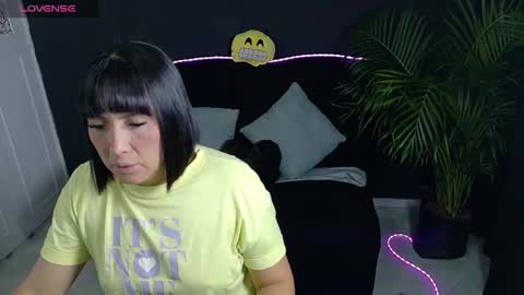 Snapshot of valeriaa_cruz chatting on March 3, 10:21 am valeriaa cruz online show from March 3, 10:21 am