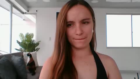 valeriafrannco online show from February 1, 7:56 pm