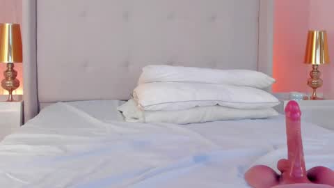 Snapshot of valeriah_ chatting on April 10, 3:06 pm Valeria online show from April 10, 3:06 pm