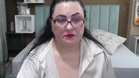 valeriasmiths online show from June 3, 5:54 am