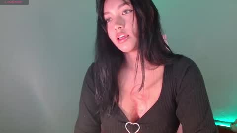 Snapshot of valeribell1 chatting on December 4, 8:40 pm Valeri online show from December 4, 8:40 pm