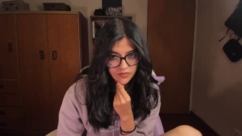 Val  online show from January 3, 4:00 am