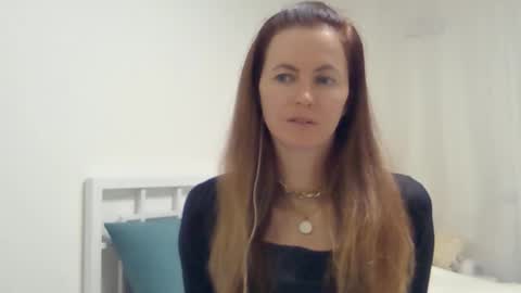 valerie_rose777 online show from October 18, 7:03 pm