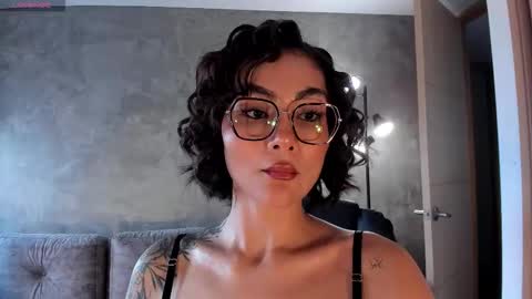  call me Val  online show from November 26, 2:40 pm