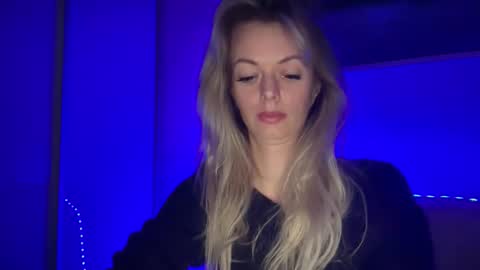 Valerie  online show from February 11, 10:37 pm