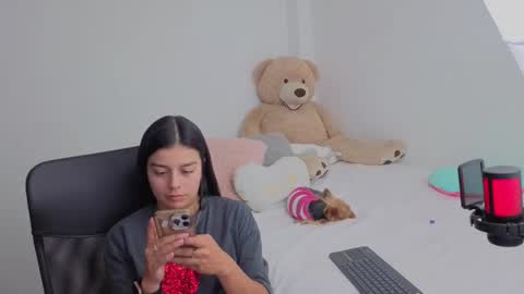 Juli C online show from March 1, 1:40 am