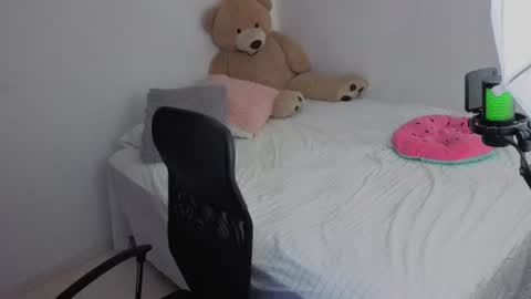 valerihouse_ online show from August 7, 2:35 am