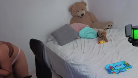 valerihouse_ online show from August 8, 2:03 am