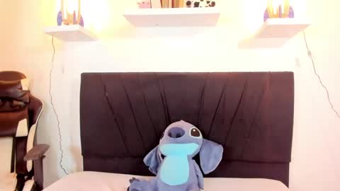 Snapshot of valeriie_pretty chatting on February 26, 11:59 pm Vale online show from February 26, 11:59 pm