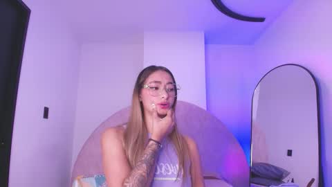 Snapshot of valery_97 chatting on January 15, 3:00 am Valeryn online show from January 15, 3:00 am