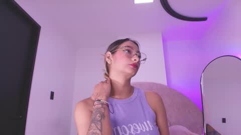 Snapshot of valery_97 chatting on February 5, 3:00 am Valeryn online show from February 5, 3:00 am